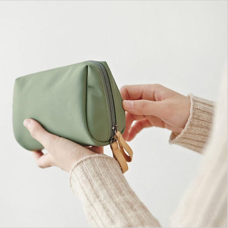 Kosmetyczka z podwójnym zamkiem błyskawicznym