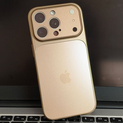 Metaliczne etui MagSafe do iPhone’a