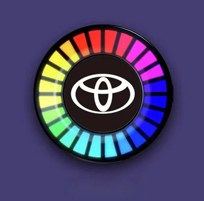 Muzyczna lampka samochodowa LED z rytmem (z dyfuzorem zapachowym)